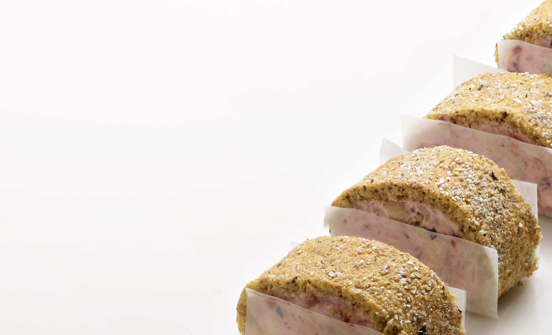 Rotolino al grano saraceno con mirtilli rossi
