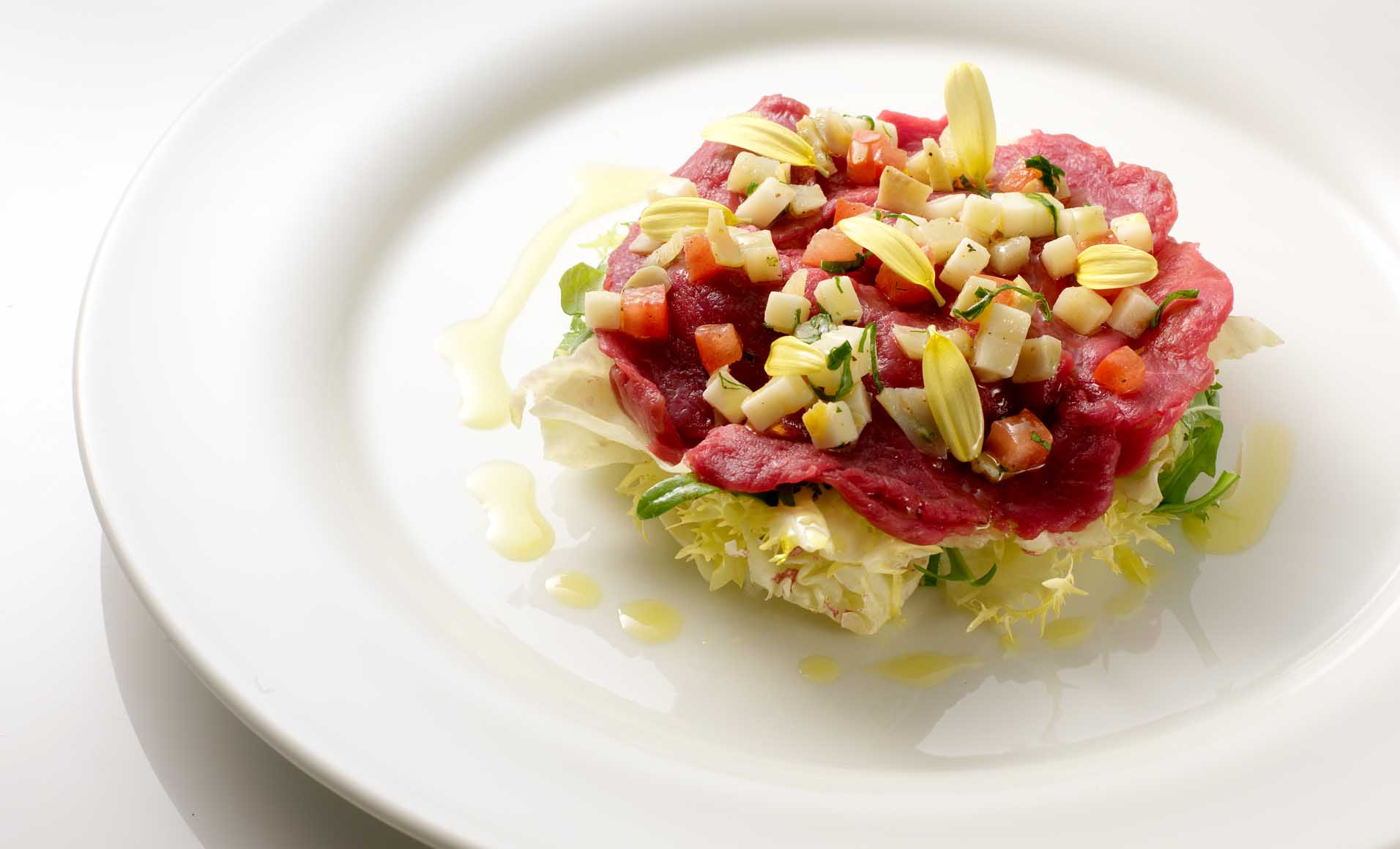 Carpaccio vom Ochsenfilet mit rohem Artischockendressing 